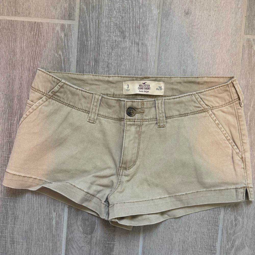 hollister low-rise khaki shorts